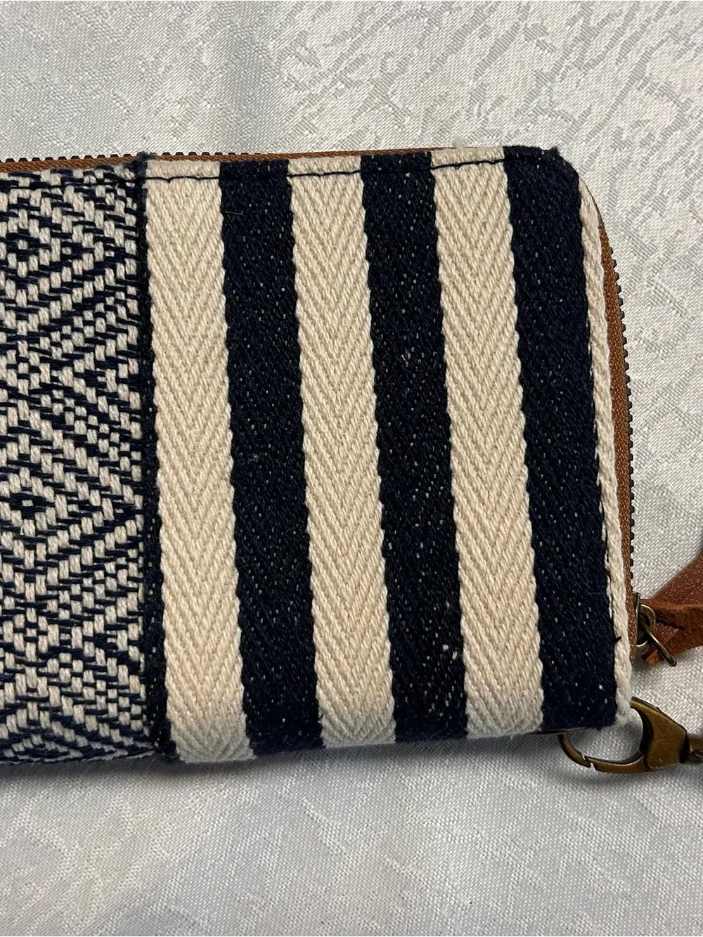 Aeropostale Navy Blue/White Tapestry Wallet/Wristlet